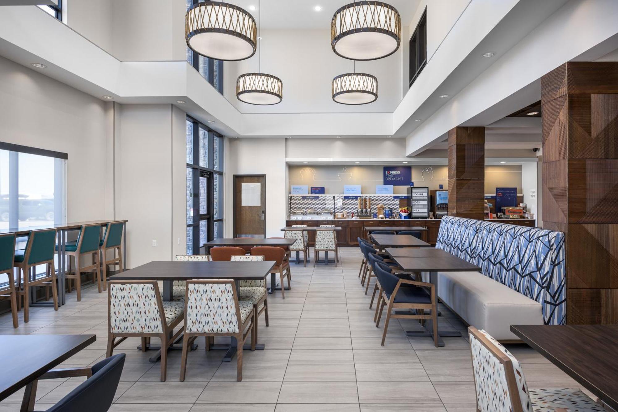 Holiday Inn Express Belgrade-Bozeman Area By Ihg Bagian luar foto