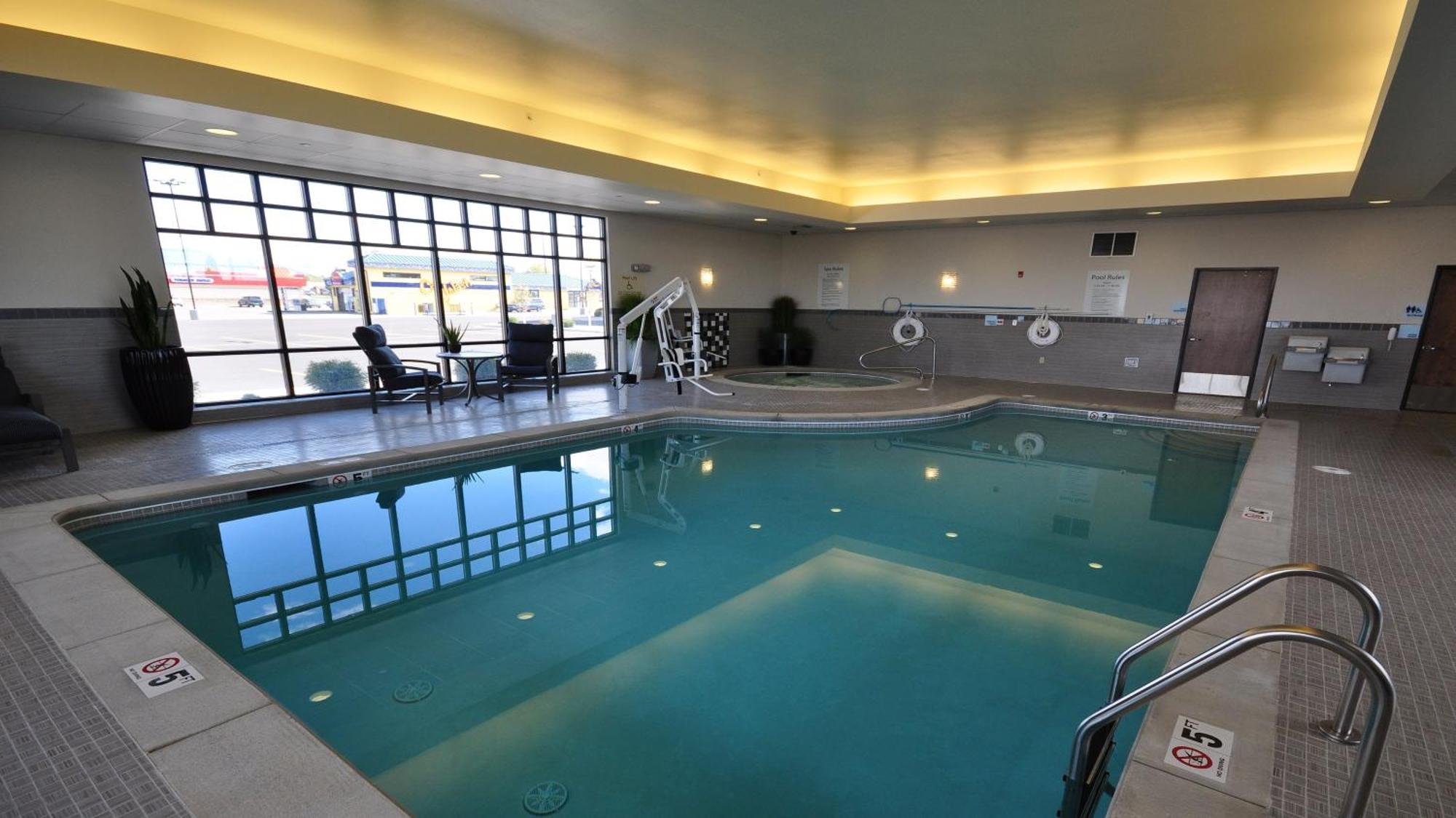 Holiday Inn Express Belgrade-Bozeman Area By Ihg Bagian luar foto
